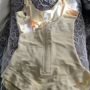 Women's Cream Shapewear Camisole Size Small